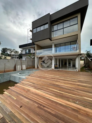 Casa com 6 Quartos à Venda, 490 m² em Condomínio Do Lago - Goiânia