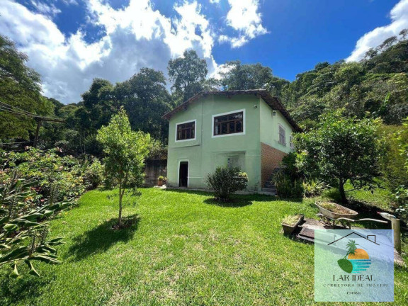 Casa com 3 Quartos à Venda,  em Pessegueiros - Teresópolis