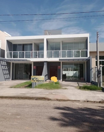 Imagem Sobrado com 3 Quartos à Venda, 150 m² em Village - Capao Da Canoa