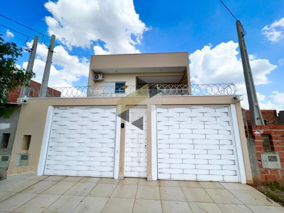 Casa com 3 Quartos à Venda, 240 m² em Residencial Jardim Nathália