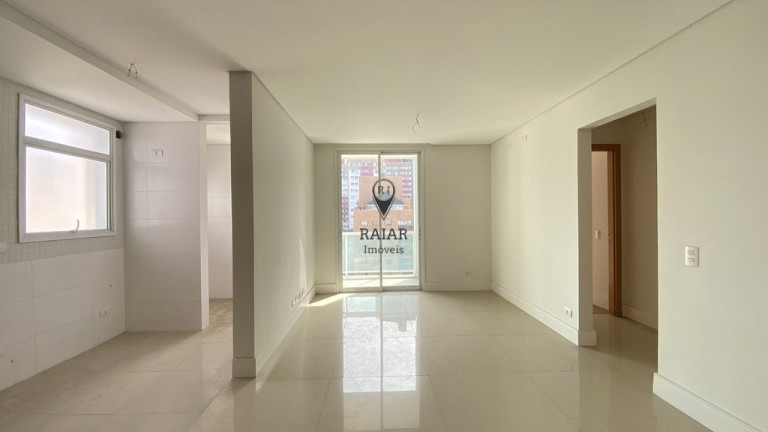 Imagem Apartamento com 2 Quartos à Venda,  em Champagnat - Curitiba