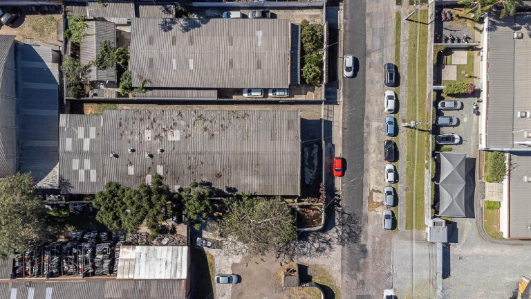 Imagem Imóvel Comercial à Venda, 600 m² em Cidade Industrial - Curitiba Imagem Imóvel Comercial à Venda, 600 m² em Cidade Industrial - Curitiba
