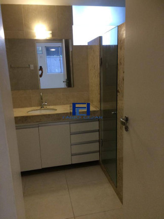 Apartamento com 4 Quartos para Alugar, 200 m² em Boa Viagem - Recife