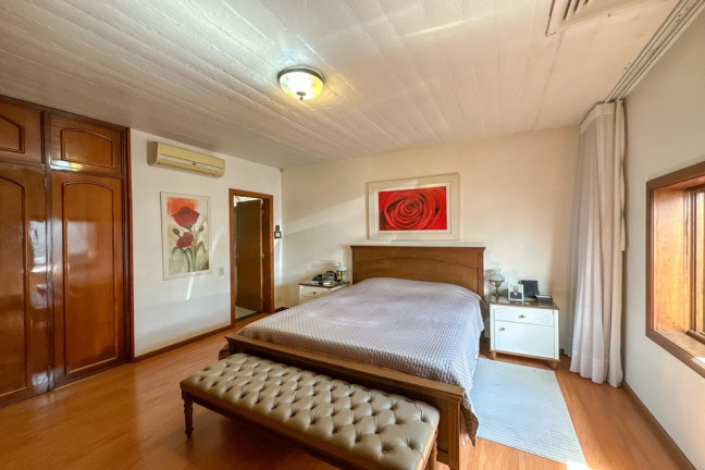 Imagem Casa com 3 Quartos à Venda, 300 m² em Três Figueiras - Porto Alegre