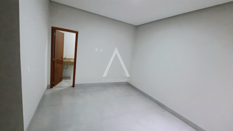Imagem Casa com 3 Quartos à Venda, 342 m² em Setor Comercial - Sinop