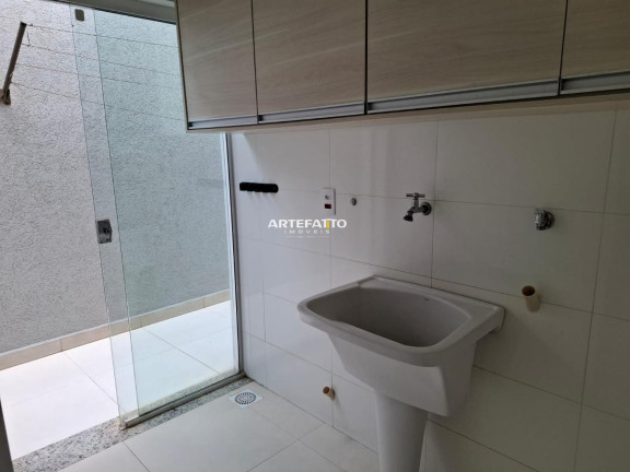 Imagem Casa com 3 Quartos à Venda, 200 m²