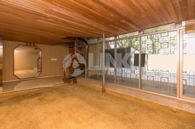 Imagem Casa com 3 Quartos à Venda, 388 m² em Auxiliadora - Porto Alegre Imagem Casa com 3 Quartos à Venda, 388 m² em Auxiliadora - Porto Alegre