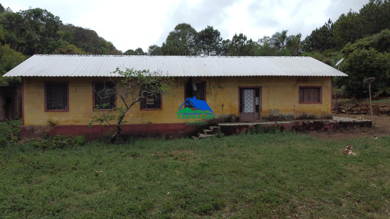 Casa com 3 Quartos à Venda, 10 m² em Zona Rural - Aiuruoca