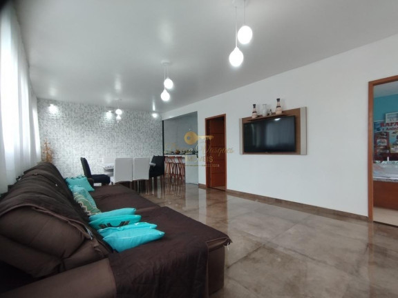 Imagem Casa com 6 Quartos à Venda, 363 m² em Granja Guarani - Teresópolis Imagem Casa com 6 Quartos à Venda, 363 m² em Granja Guarani - Teresópolis