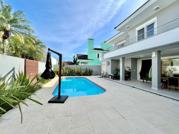 Imagem Casa com 6 Quartos à Venda, 380 m² em -- - Capao Da Canoa Imagem Casa com 6 Quartos à Venda, 380 m² em -- - Capao Da Canoa
