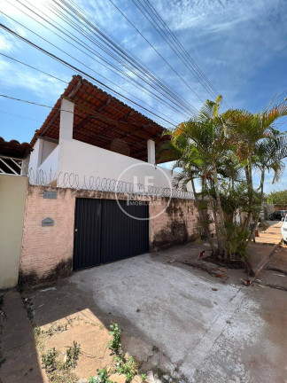 Sobrado com 7 Quartos à Venda, 300 m² em Setor Asa Branca - Goiânia