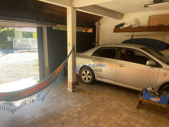 Imagem Sobrado com 3 Quartos à Venda, 292 m² em Centro - Penha Imagem Sobrado com 3 Quartos à Venda, 292 m² em Centro - Penha