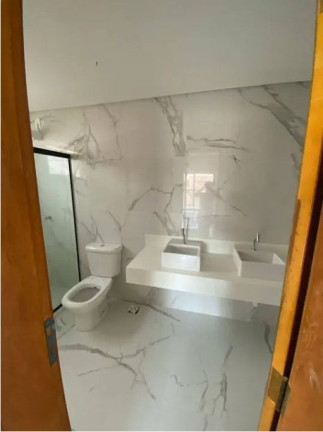 Imagem Casa com 4 Quartos à Venda, 242 m² em Guarajuba - Camaçari