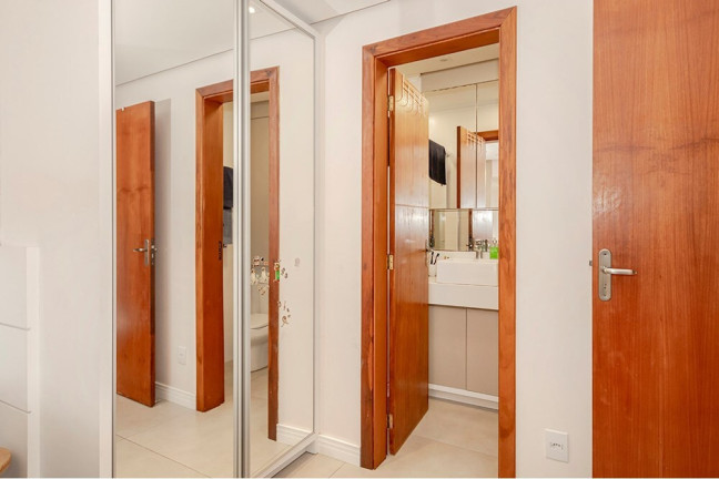 Imagem Cobertura com 3 Quartos à Venda, 180 m² em Santa Cecília - Porto Alegre Imagem Cobertura com 3 Quartos à Venda, 180 m² em Santa Cecília - Porto Alegre