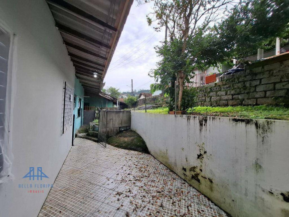 Imagem Casa com 6 Quartos à Venda, 250 m² em Trindade - Florianópolis Imagem Casa com 6 Quartos à Venda, 250 m² em Trindade - Florianópolis