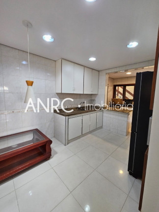 Imagem Casa com 4 Quartos à Venda, 305 m² em Alphaville - Santana De Parnaíba Imagem Casa com 4 Quartos à Venda, 305 m² em Alphaville - Santana De Parnaíba