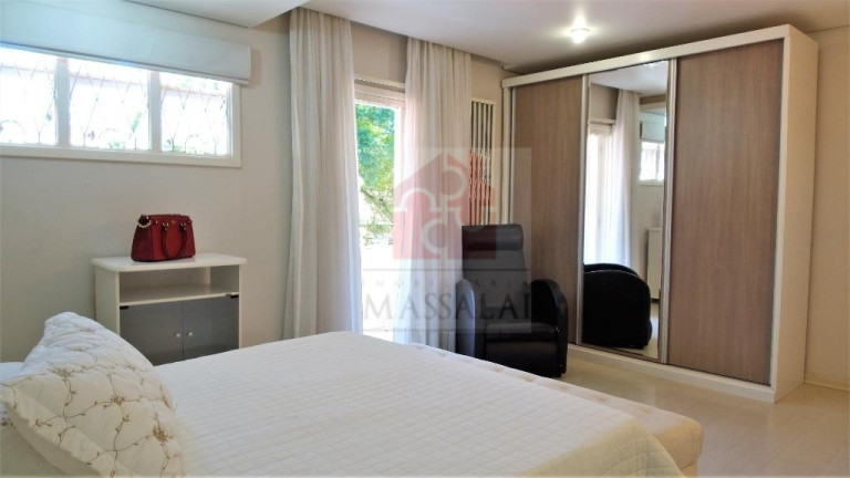 Imagem Casa com 4 Quartos à Venda, 350 m² em Nonoai - Porto Alegre Imagem Casa com 4 Quartos à Venda, 350 m² em Nonoai - Porto Alegre
