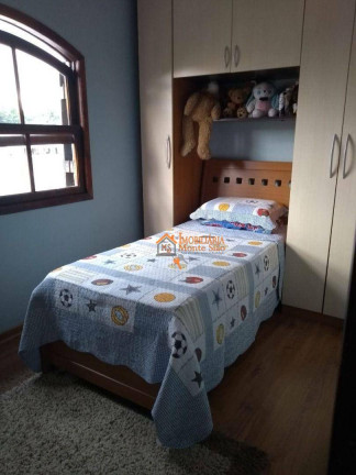 Imagem Sobrado com 3 Quartos à Venda, 270 m² em Vila Hulda - Guarulhos Imagem Sobrado com 3 Quartos à Venda, 270 m² em Vila Hulda - Guarulhos