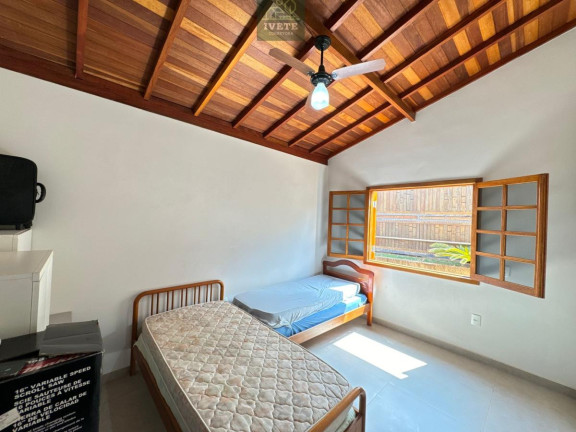 Imagem Casa com 3 Quartos à Venda, 380 m²