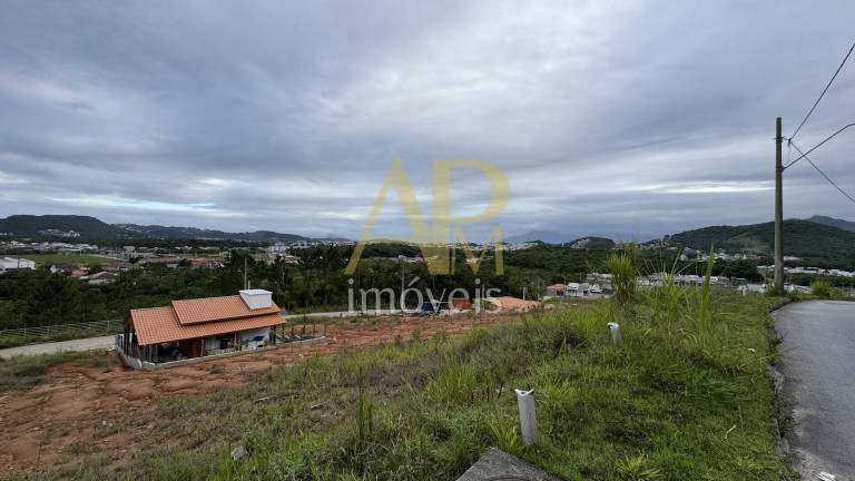Terreno à Venda, 240 m² em Forquilhas - São José