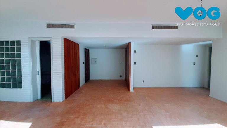 Imagem Imóvel com 4 Quartos à Venda, 179 m² em Moinhos De Vento - Porto Alegre Imagem Imóvel com 4 Quartos à Venda, 179 m² em Moinhos De Vento - Porto Alegre