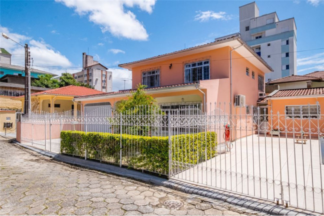 Casa com 5 Quartos à Venda,  em Pantanal - Florianópolis