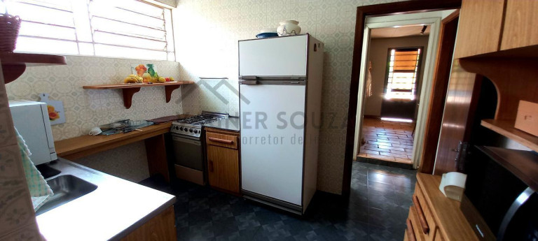 Imagem Casa com 3 Quartos à Venda, 330 m² em Zona 02 - Maringá