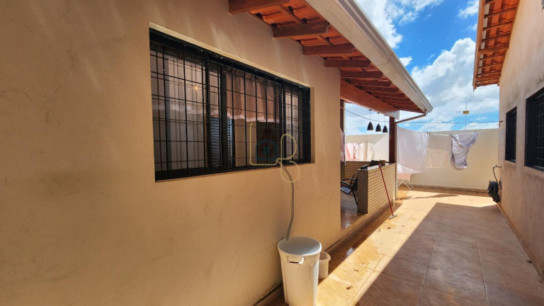 Imagem Casa com 3 Quartos à Venda, 152 m² em Jacutinga - Londrina