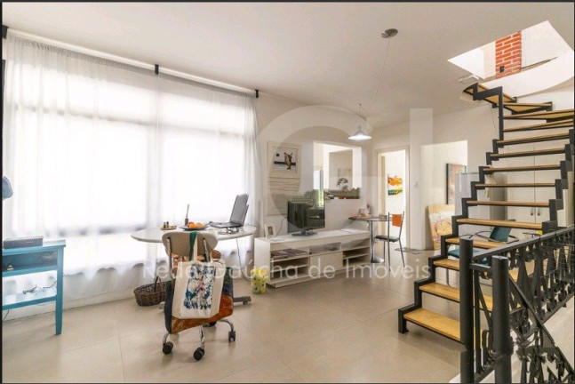 Imagem Casa com 5 Quartos à Venda, 299 m² em Menino Deus - Porto Alegre Imagem Casa com 5 Quartos à Venda, 299 m² em Menino Deus - Porto Alegre
