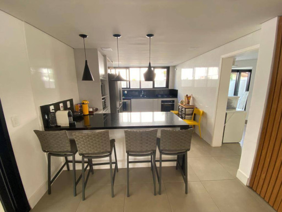 Imagem Casa com 4 Quartos à Venda, 305 m² em Alphaville Residencial Dois - Barueri Imagem Casa com 4 Quartos à Venda, 305 m² em Alphaville Residencial Dois - Barueri