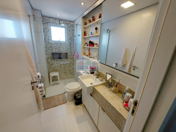 Imagem Apartamento com 4 Quartos à Venda, 212 m²
