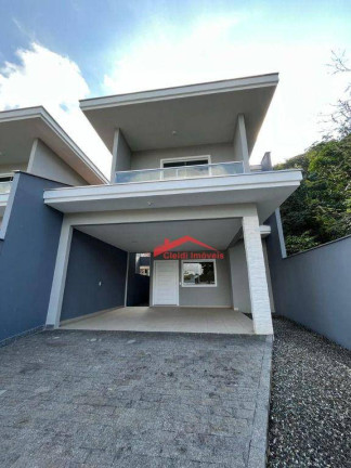 Sobrado com 3 Quartos à Venda, 167 m² em América - Joinville