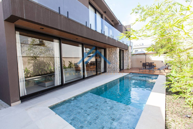 Casa com 4 Quartos à Venda, 400 m² em Tamboré - Santana De Parnaíba