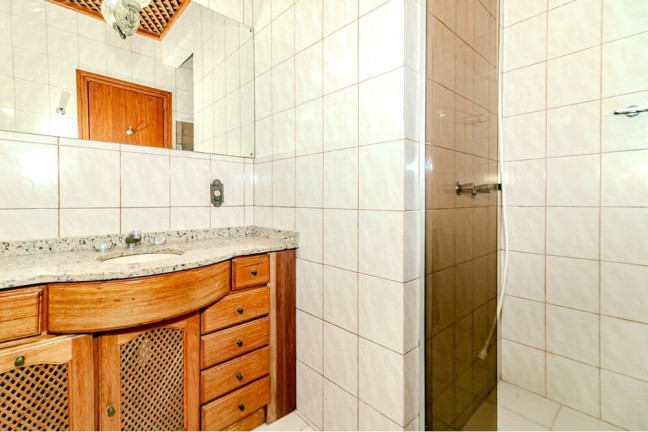 Imagem Casa com 3 Quartos à Venda, em Menino Deus - Porto Alegre Imagem Casa com 3 Quartos à Venda, em Menino Deus - Porto Alegre