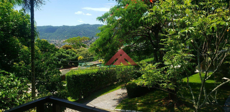 Imagem Casa com 3 Quartos à Venda, 400 m² em Piratininga - Niterói