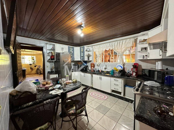 Imagem Casa com 3 Quartos à Venda, 199 m² em Maria Antonieta - Pinhais