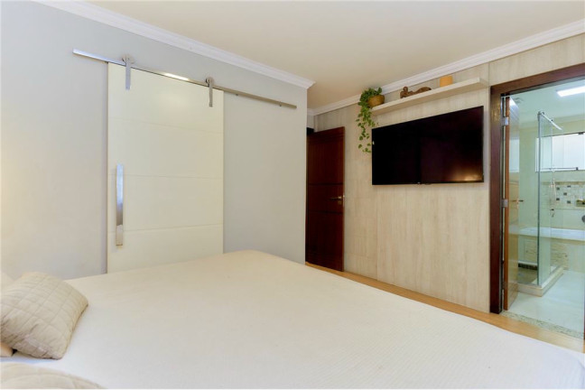 Imagem Casa com 3 Quartos à Venda, 189 m² em Barreirinha - Curitiba Imagem Casa com 3 Quartos à Venda, 189 m² em Barreirinha - Curitiba