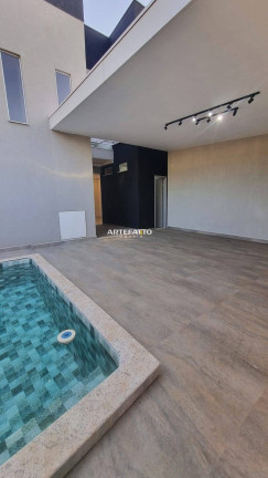 Imagem Sobrado com 3 Quartos à Venda, 170 m²