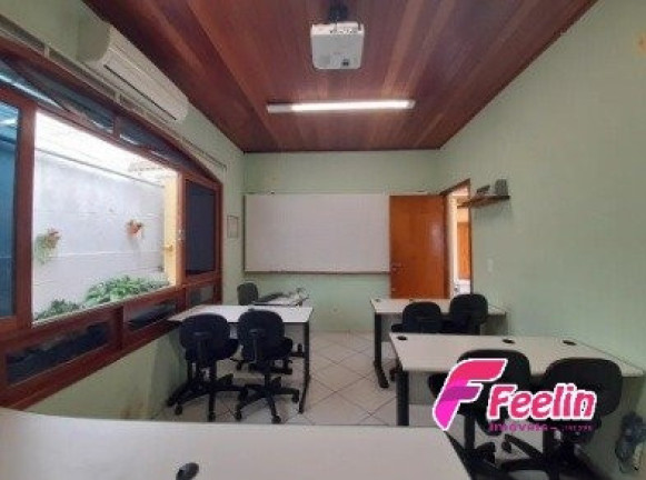 Imagem Casa com 4 Quartos à Venda, 115 m² em Centro - Florianópolis Imagem Casa com 4 Quartos à Venda, 115 m² em Centro - Florianópolis