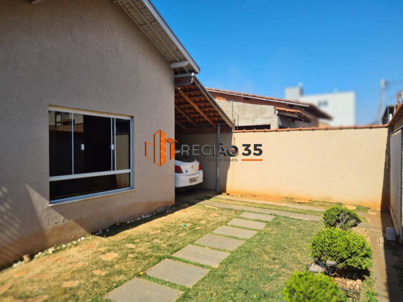 Imagem Casa com 3 Quartos à Venda, 130 m² em Santa Teresa - Poços De Caldas