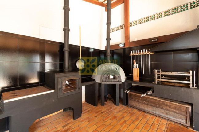 Imagem Casa com 6 Quartos à Venda, 805 m² em Centro - Bombinhas Imagem Casa com 6 Quartos à Venda, 805 m² em Centro - Bombinhas