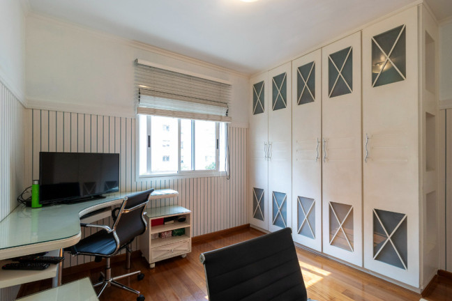 Imagem Imóvel com 3 Quartos à Venda, 195 m² em Moema - São Paulo Imagem Imóvel com 3 Quartos à Venda, 195 m² em Moema - São Paulo