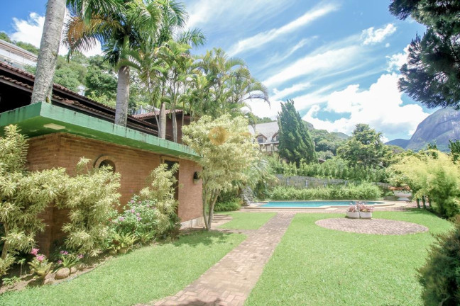 Imagem Casa com 5 Quartos à Venda, 1.200 m² em Quebra Frascos - Teresópolis Imagem Casa com 5 Quartos à Venda, 1.200 m² em Quebra Frascos - Teresópolis