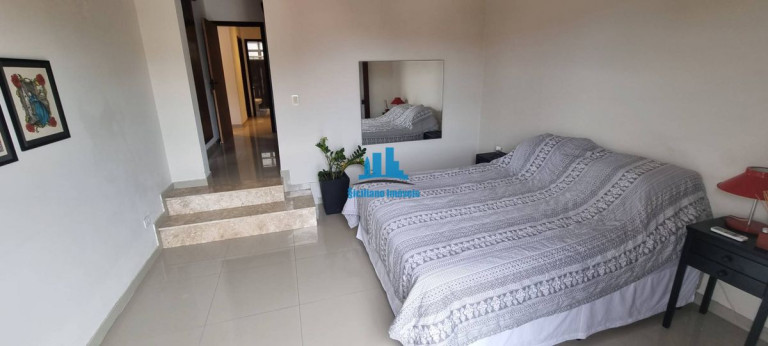 Imagem Casa com 4 Quartos à Venda, 850 m² em Piratininga - Niterói
