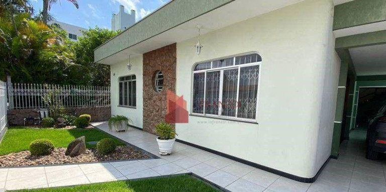 Imagem Casa com 3 Quartos à Venda, 252 m² em Fazenda - Itajaí