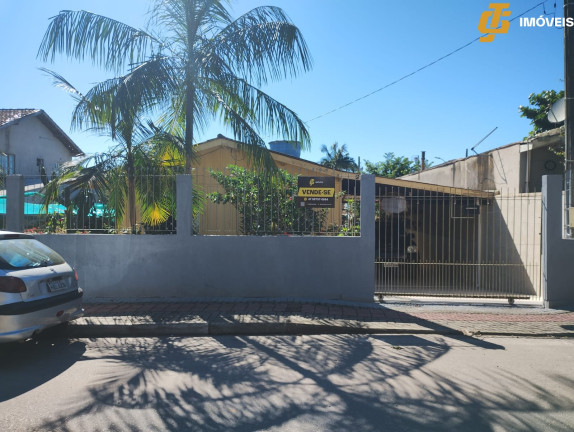 Casa com 2 Quartos à Venda, 312 m² em Monte Alegre - Camboriú