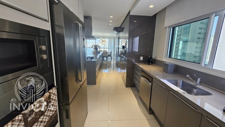 Imagem Apartamento com 5 Quartos à Venda, 283 m² em Pioneiros - Balneário Camboriú Imagem Apartamento com 5 Quartos à Venda, 283 m² em Pioneiros - Balneário Camboriú