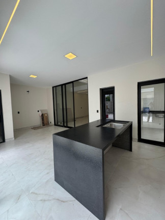 Imagem Casa com 4 Quartos à Venda, 260 m² em Novo Aleixo - Manaus Imagem Casa com 4 Quartos à Venda, 260 m² em Novo Aleixo - Manaus