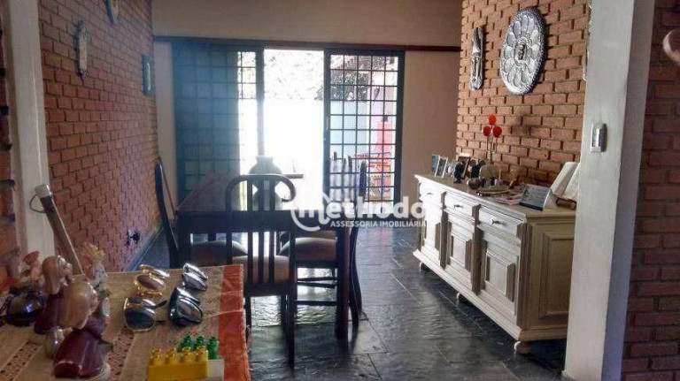 Imagem Casa com 4 Quartos à Venda, 350 m² em Parque São Quirino - Campinas Imagem Casa com 4 Quartos à Venda, 350 m² em Parque São Quirino - Campinas