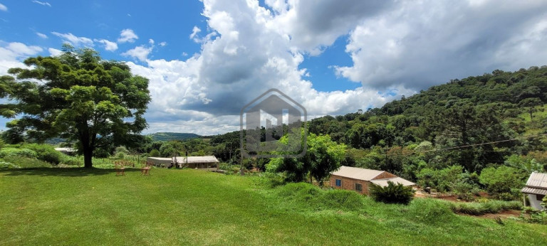 Imagem Casa com 4 Quartos à Venda, 200 m² em Presidente - Cascavel
